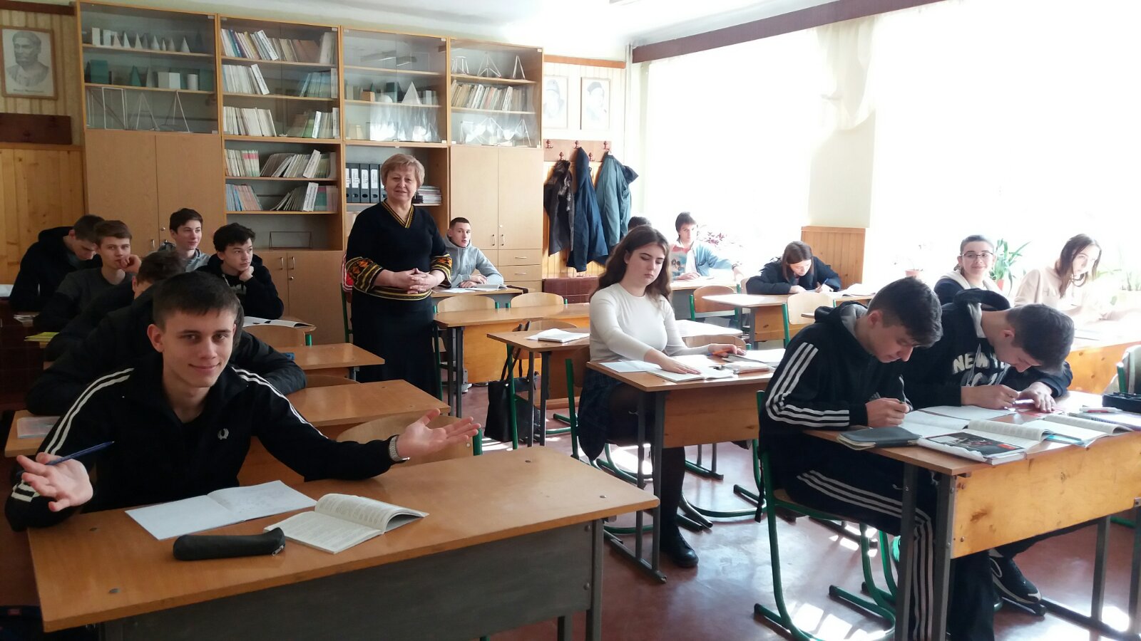 Корифеї показують майстер-клас проведення уроків української мови мови